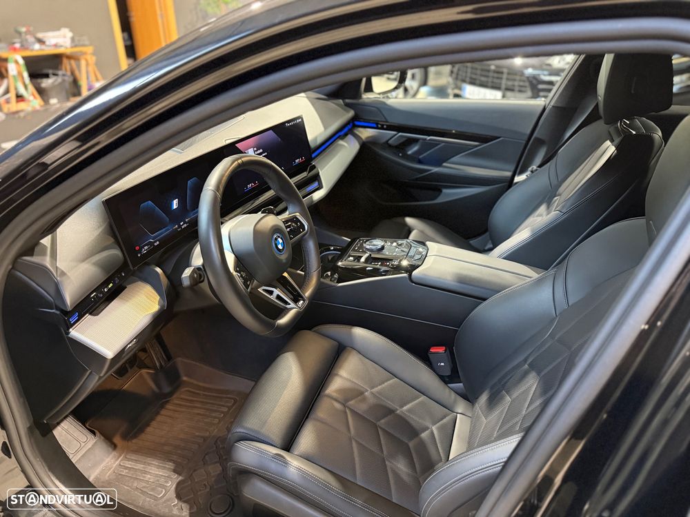 BMW 530 e Pack Desportivo M - 26