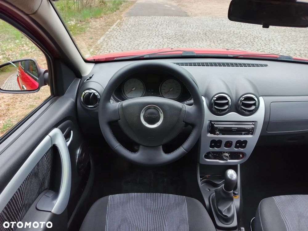 Dacia Sandero 1.6 16V Hi-Flex - 9