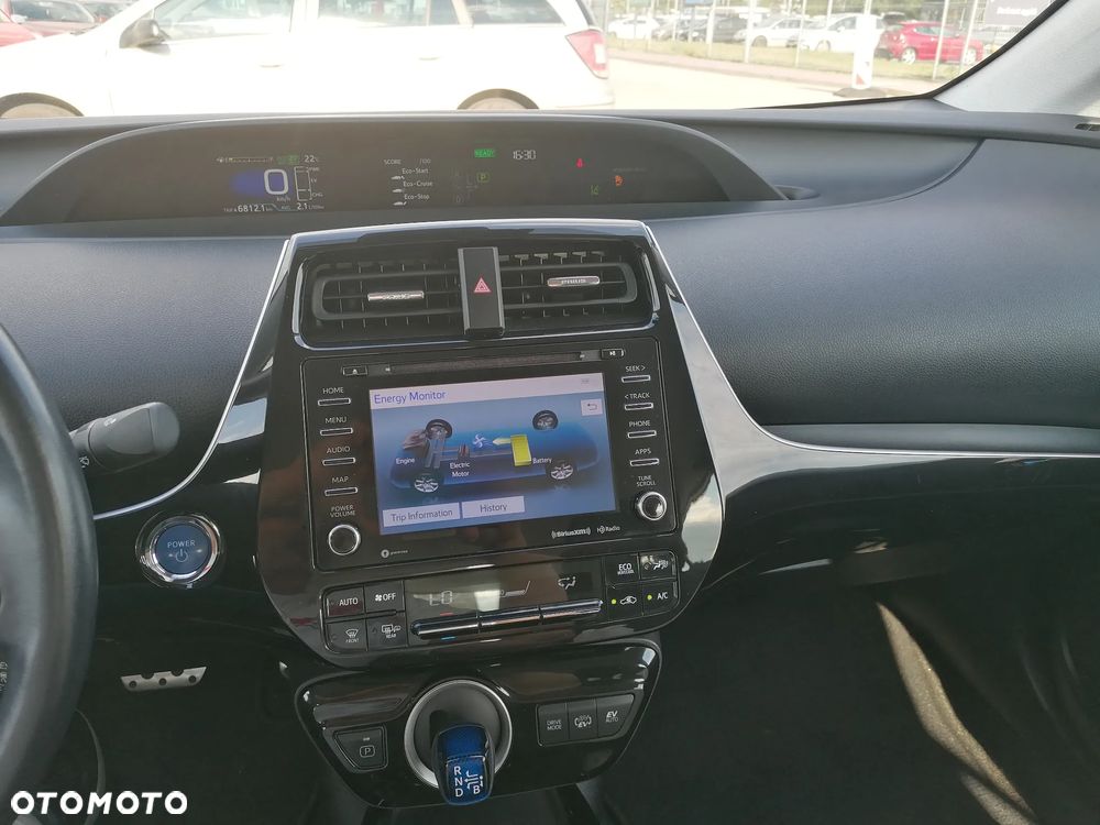 Toyota Prius (Hybrid) Comfort - 13