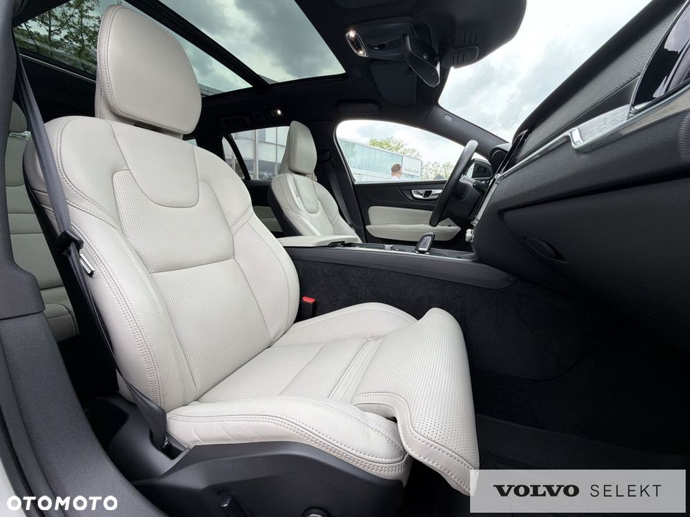 Volvo V60 Cross Country - 17
