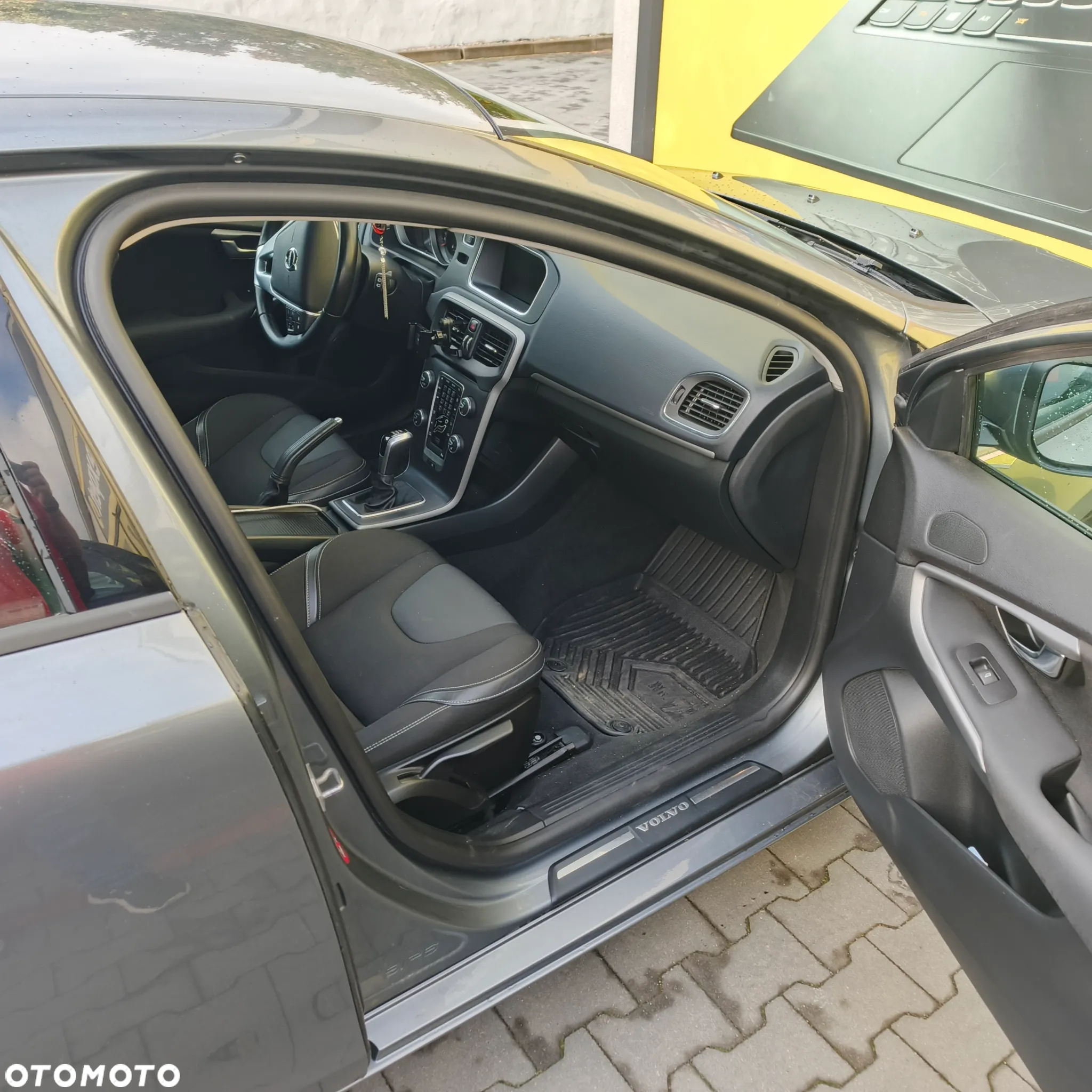 Volvo V40 - 15