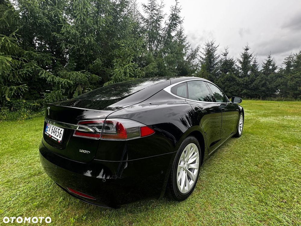 Tesla Model S - 5