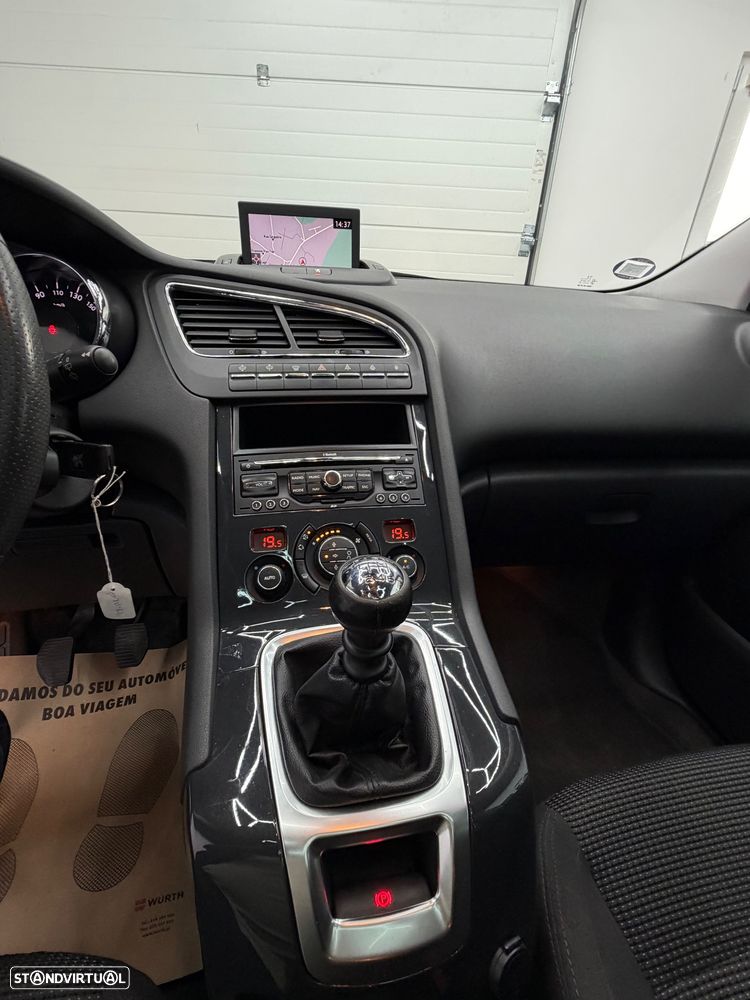 Peugeot 5008 1.6 HDi 5L Allure J17 - 13