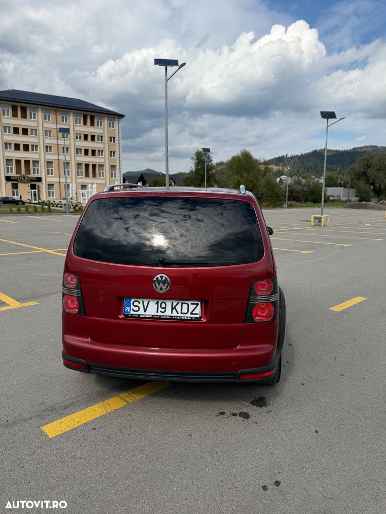 Volkswagen Touran - 4