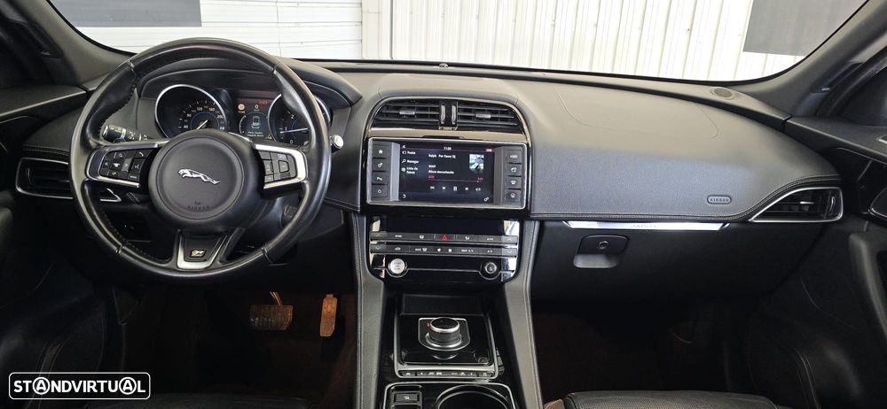 Jaguar F-Pace 2.0 i4D R-Sport AWD Aut. - 19