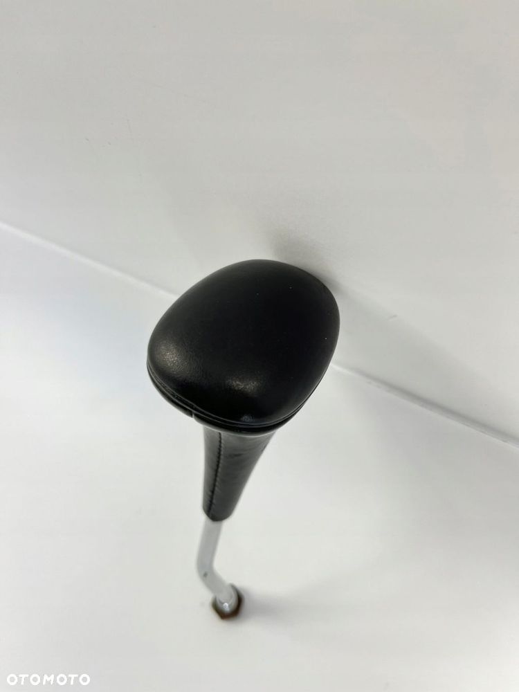 GAŁKA ZMIANY BIEGÓW LEWAREK MERCEDES W126 SKÓRA AUTOMAT - 2