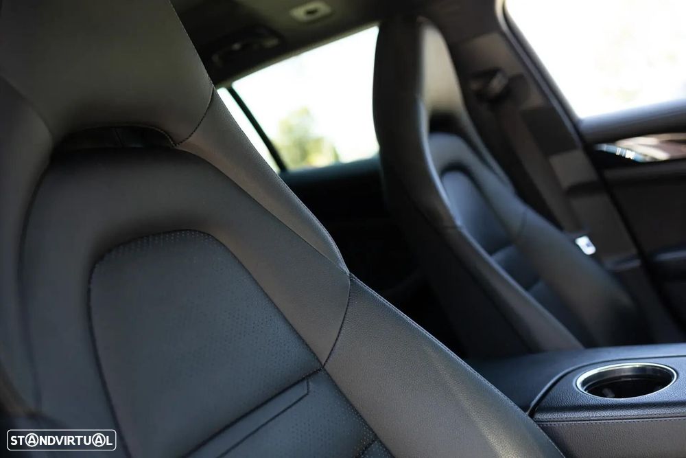 Porsche Panamera Sport Turismo 4 E-Hybrid Platinum Edition - 36