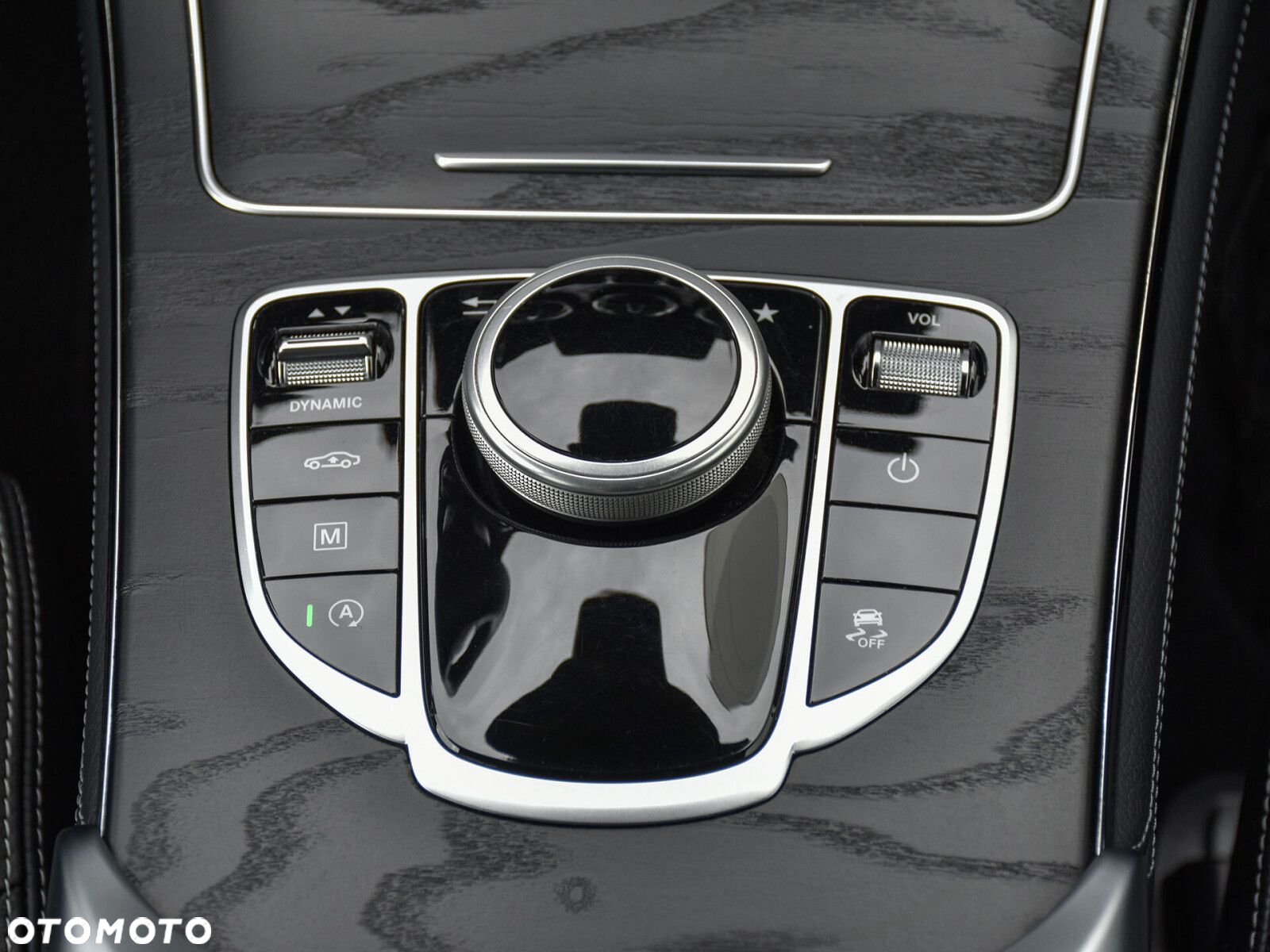 Mercedes-Benz GLC - 32