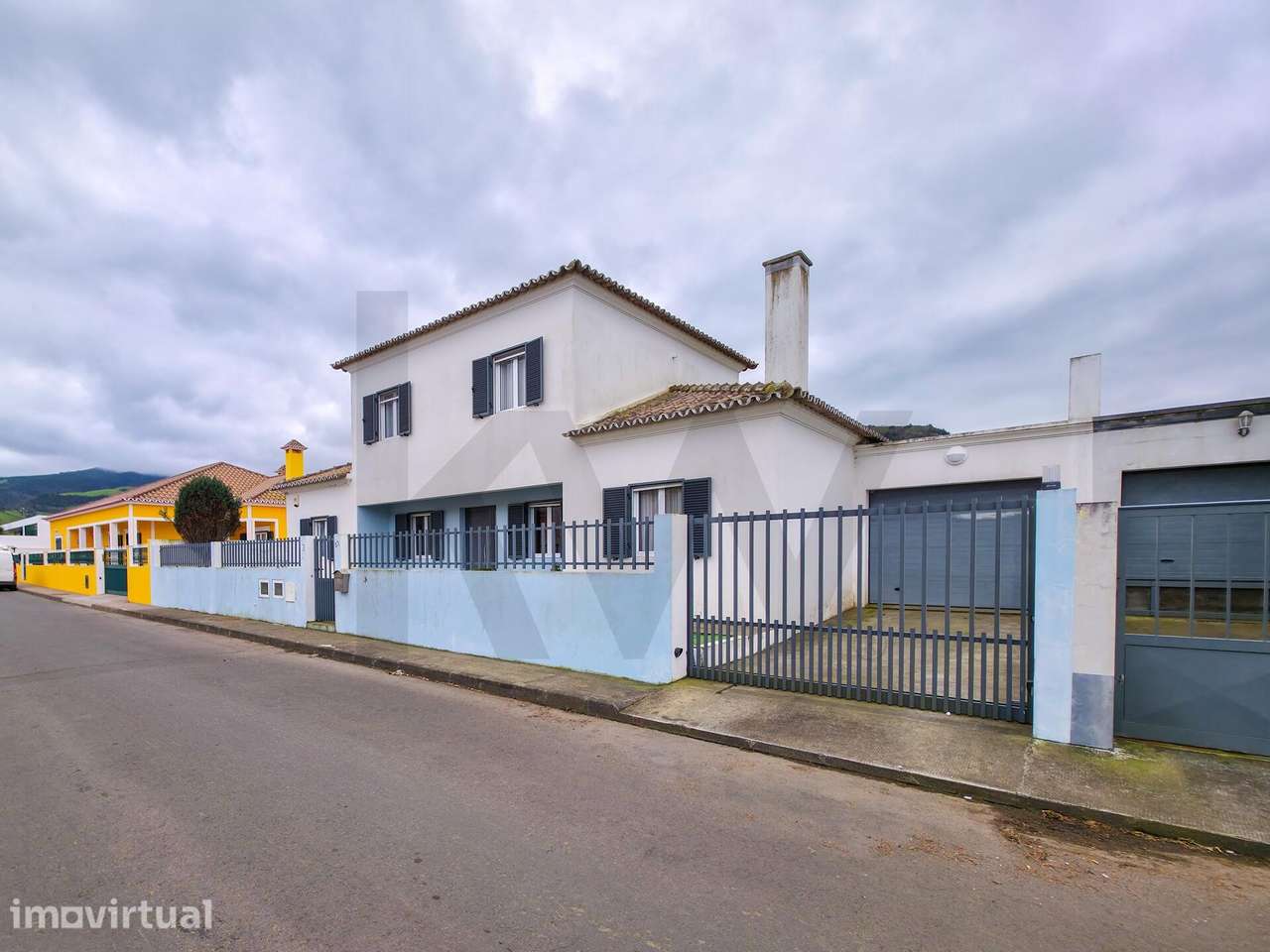Moradia de tipologia T3, localizada na freguesia de Santa Bárbara, con - Grande imagem: 2/20