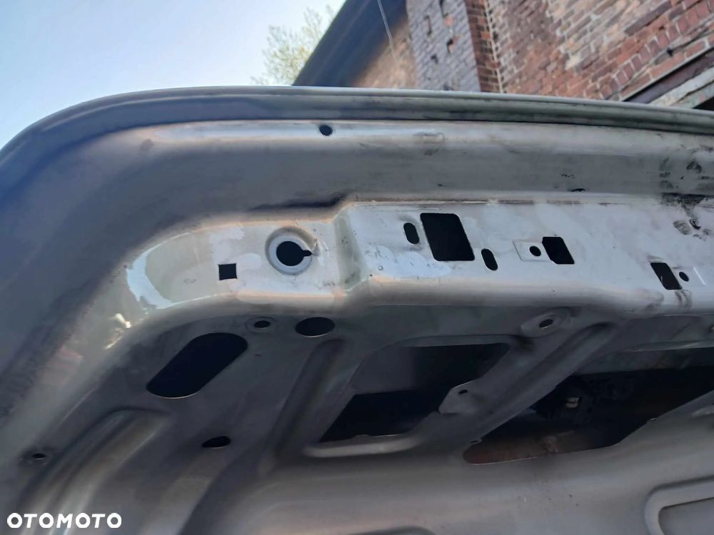 Mercedes W220 sedan rok 2002 Klapa bagażnika - 9