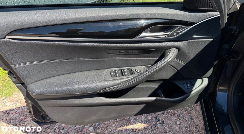 BMW Seria 5 520d M Sport Edition - 27