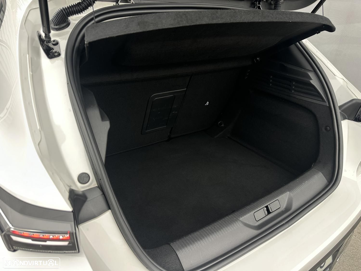 Peugeot 308 1.5 BlueHDi Allure Pack - 29
