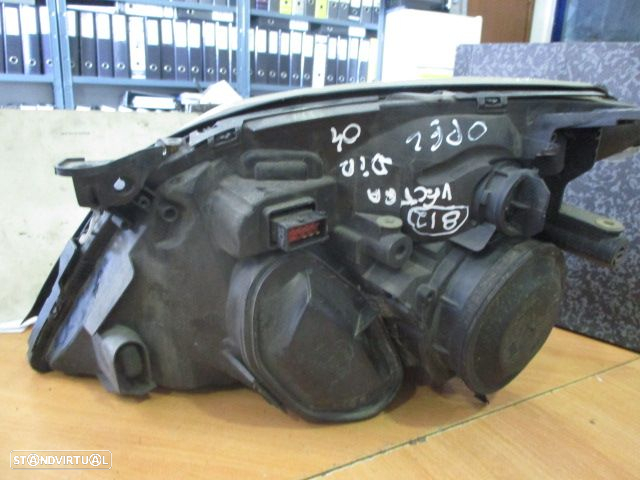 Farol FAR812 OPEL VECTRA 2004 DRT H7+H7 HELLA - 2