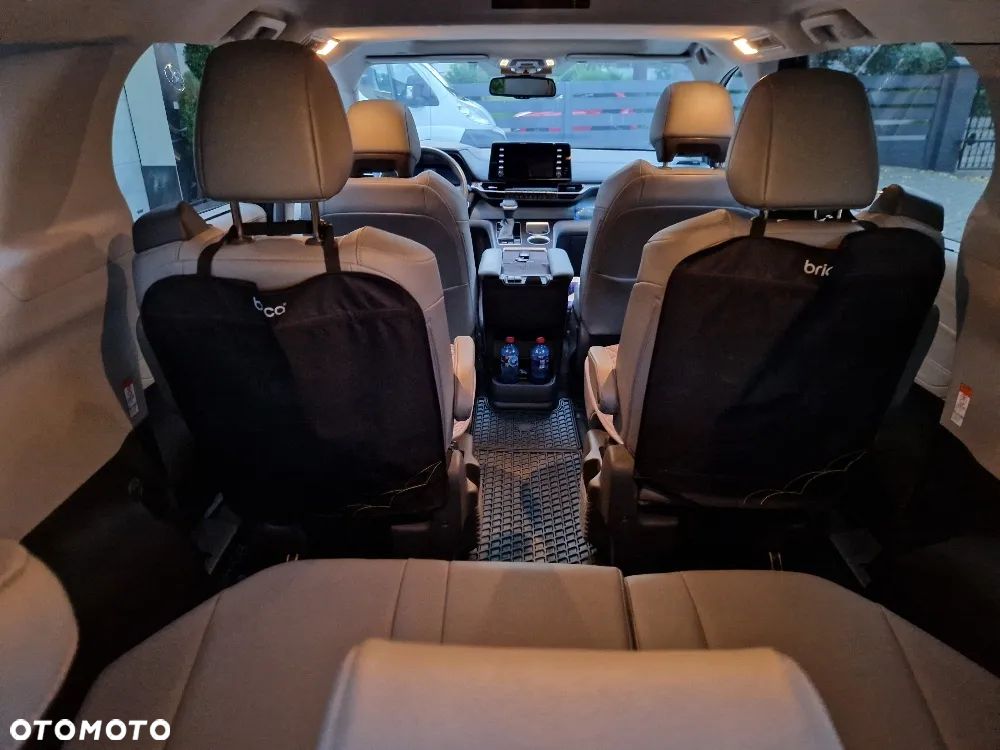 Toyota Sienna - 16