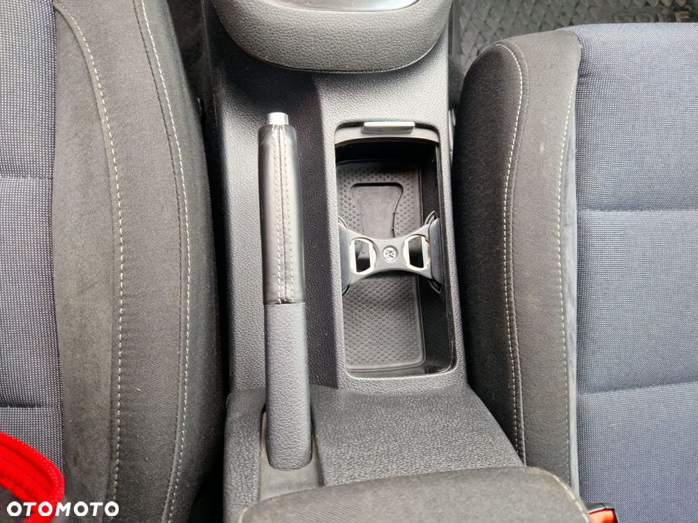 Volkswagen Golf 1.6 TDI DPF DSG Style - 27
