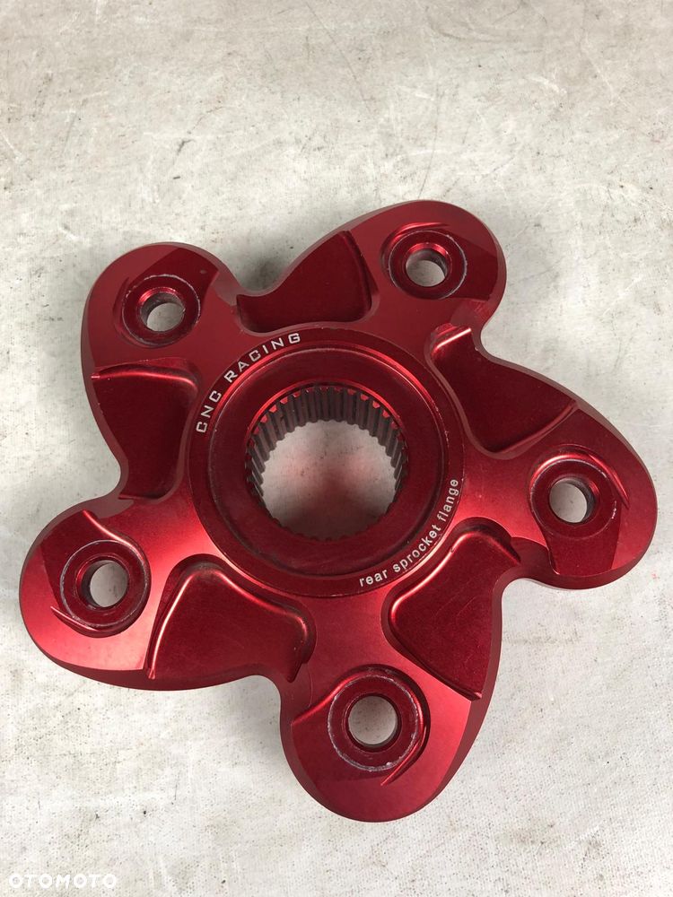 Ducati Monster 796 1100 Piasta Zabierak Mocowanie Napęd CNC Racing - 2