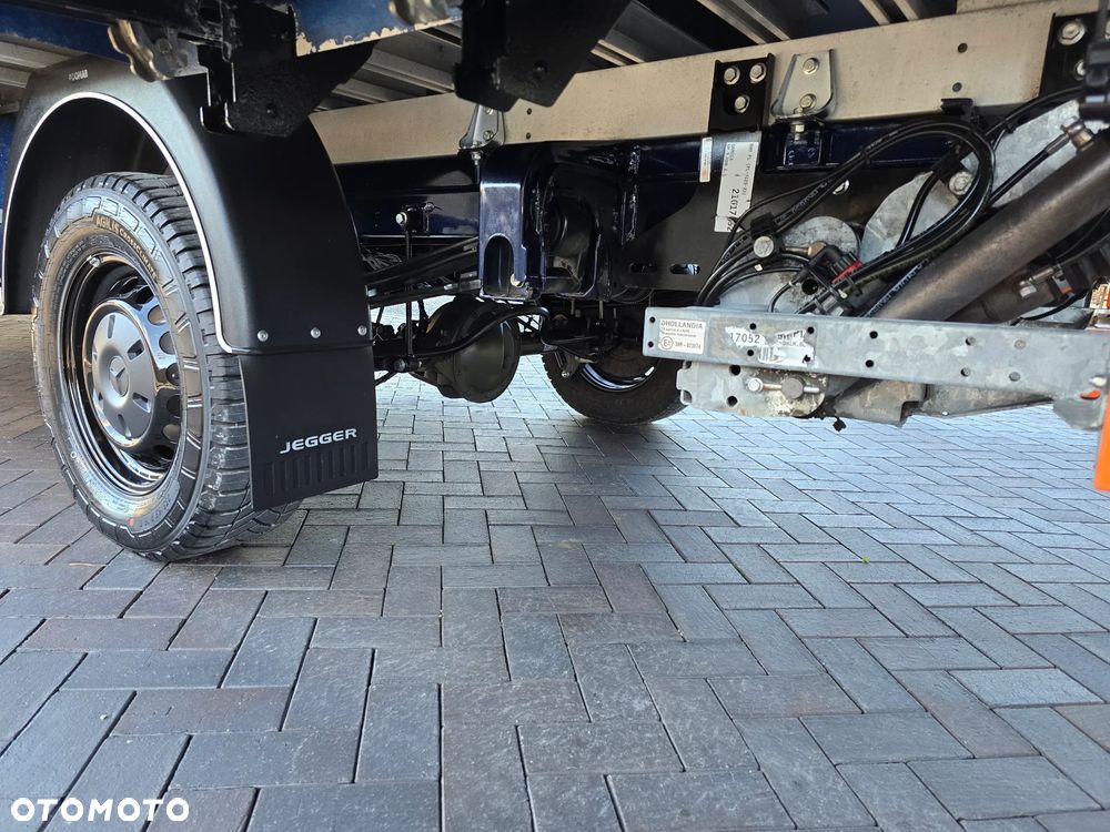 Mercedes-Benz SPRINTER 319 3.0 CDI KONTENER 4,28cmDługi 2,29cmSzero 2,24cmWysok + WINDA 750Kg 42Tyś km SERWIS DO OSTATNIEGO Km ASO MERCEDES-BENZ SALON PL STAN NOWY NOWY NOWY FABRYCZNA GWARANCJA - 25