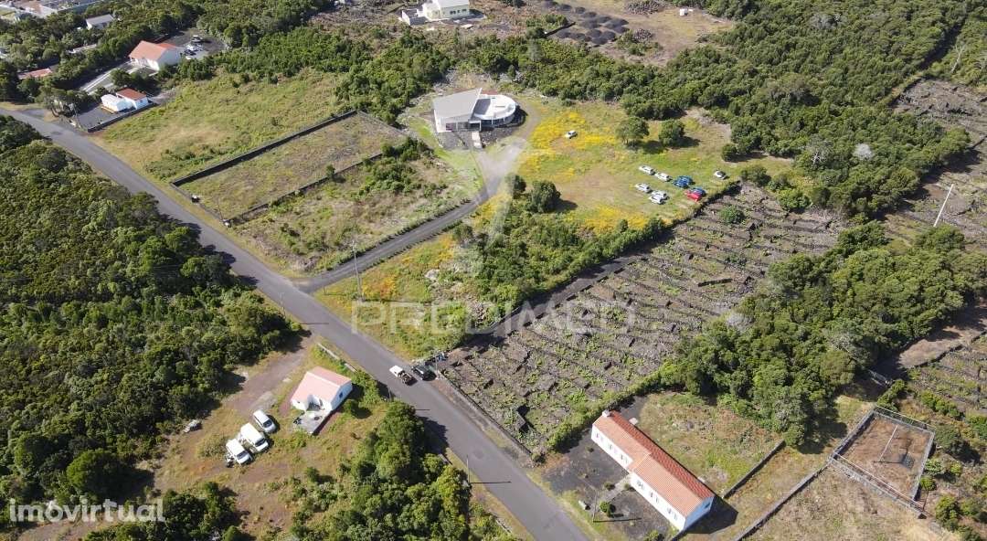 Terreno com viabilidade de construção nas Bandeiras - Grande imagem: 2/4
