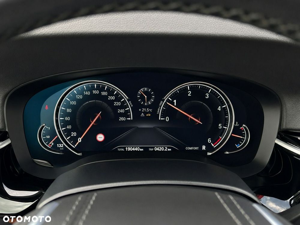 BMW Seria 5 520d xDrive - 18