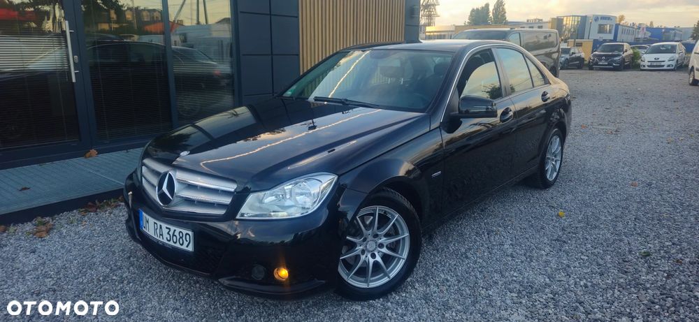 Mercedes-Benz C-Class 2011 photo 2