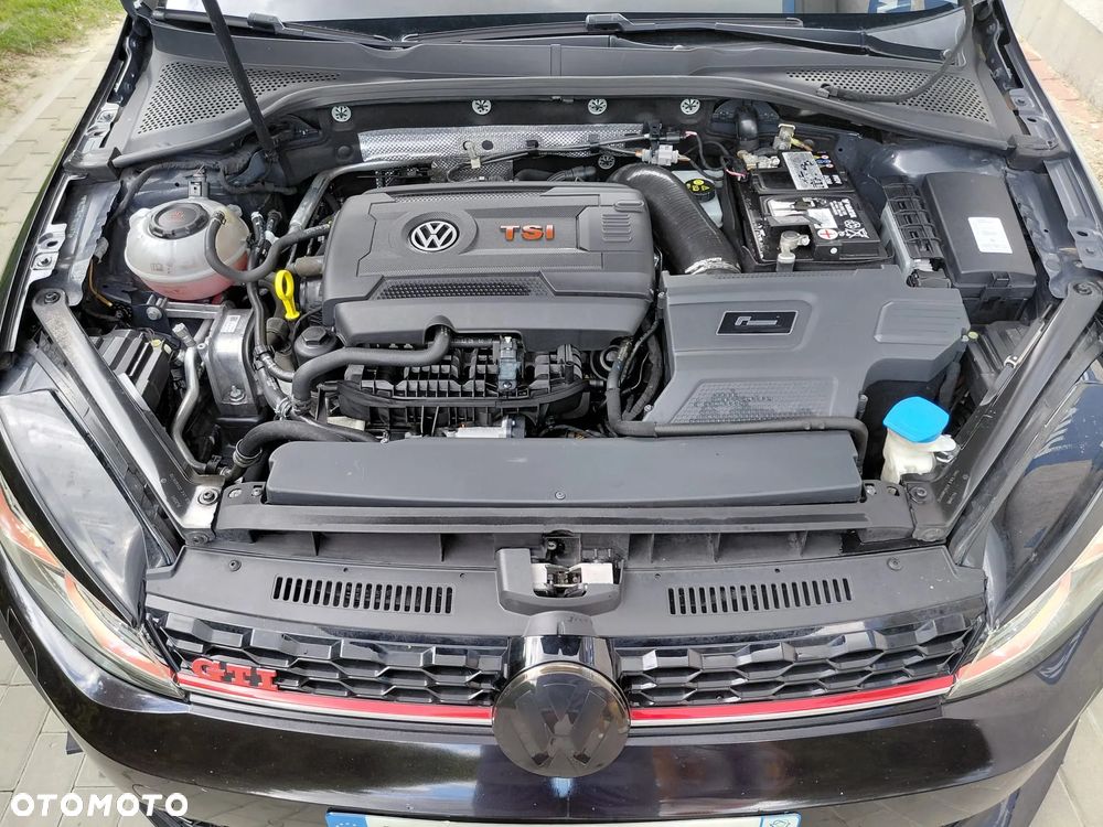 Volkswagen Golf - 38
