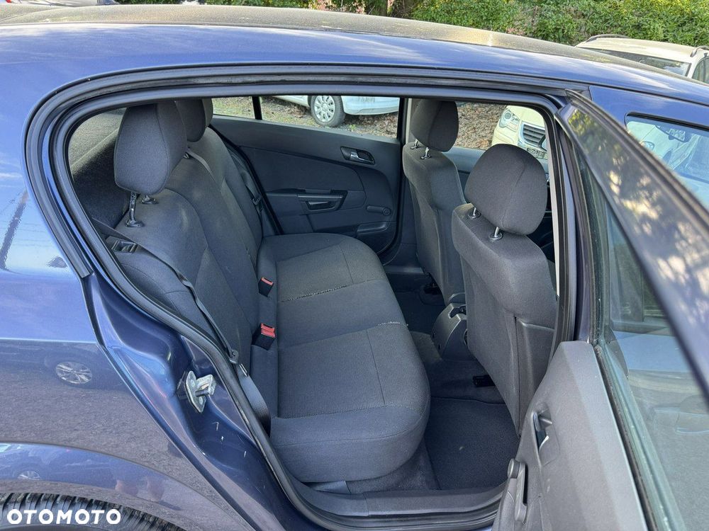Opel Astra - 16