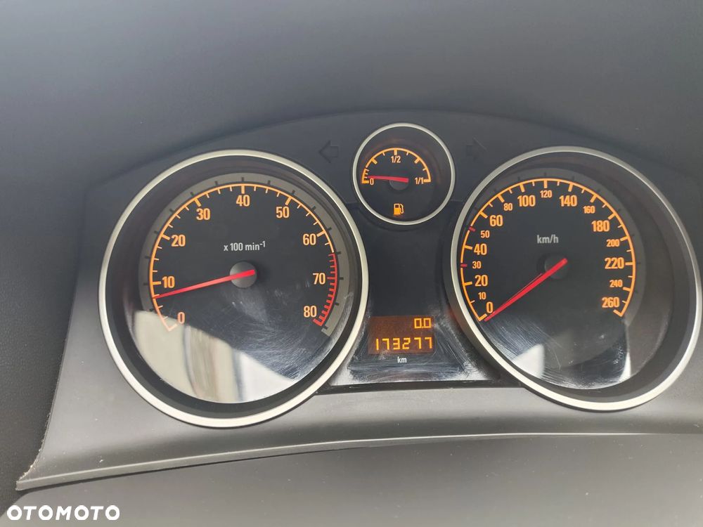 Opel Astra GTC 1.6 Turbo Innovation - 13