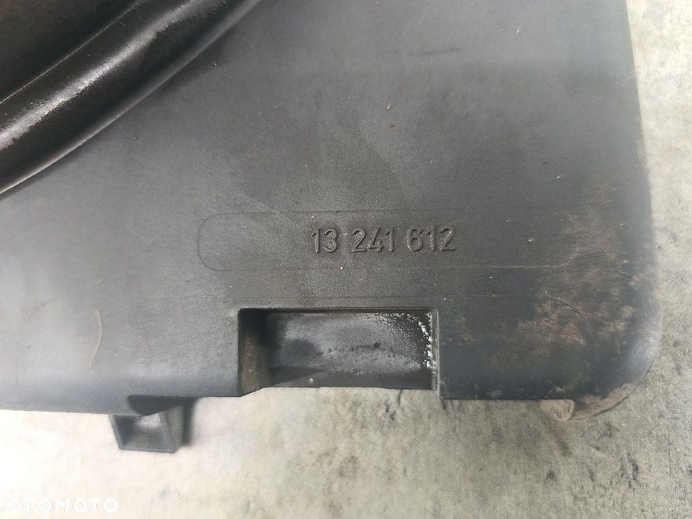 WENTYLATOR CHŁODNICY OPEL ZAFIRA B 13241612  24467444 0130303304  BOSCH - 7