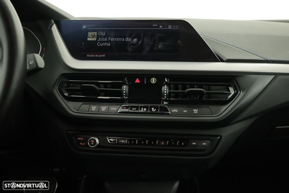 BMW 116 i Pack Desportivo M - 9