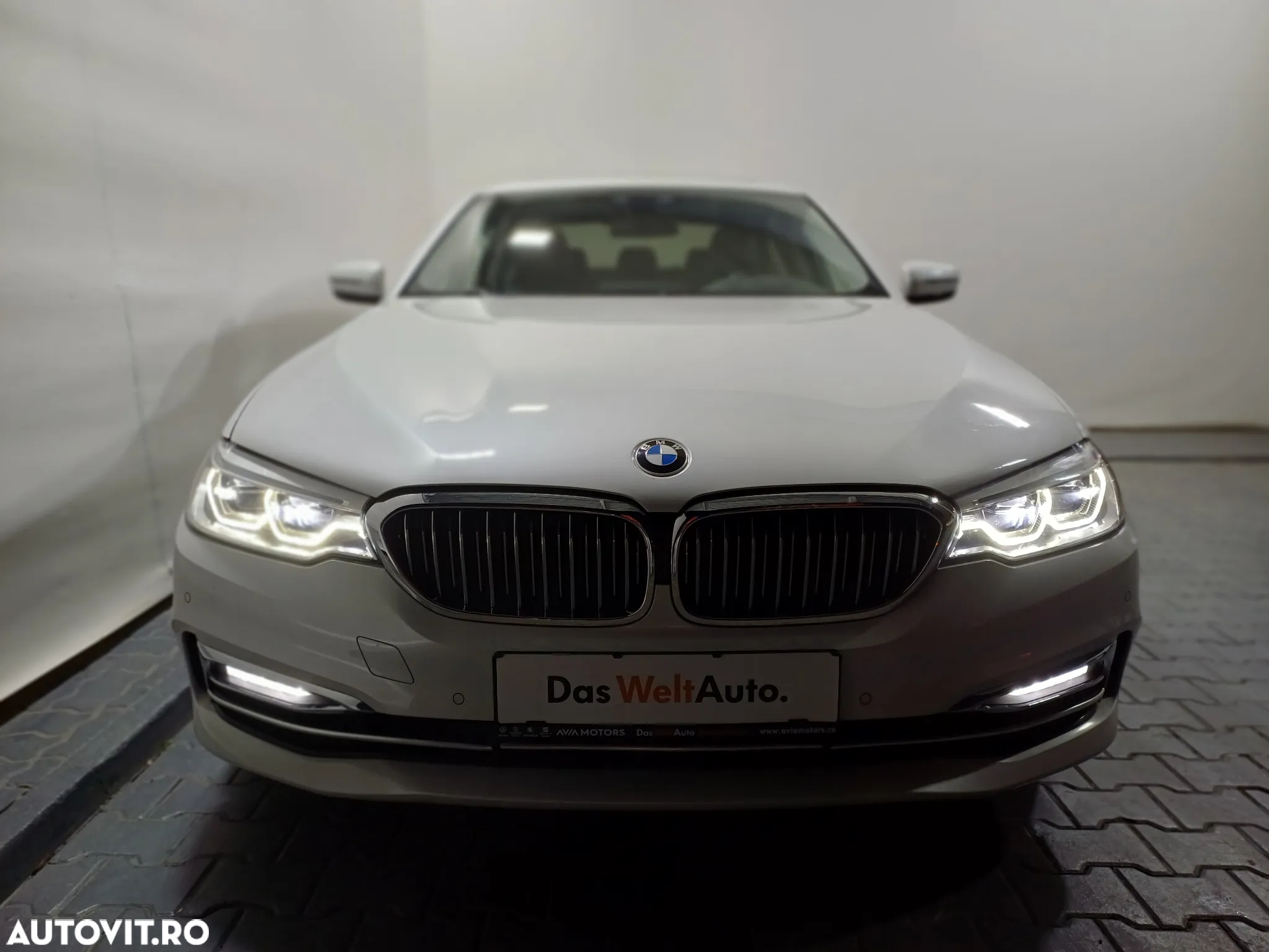 BMW Seria 5 520d xDrive AT - 39