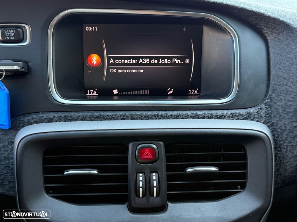 Volvo V40 2.0 D3 Momentum - 32