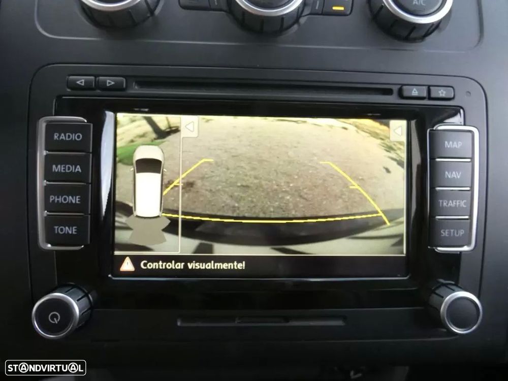 VW Touran 2.0 TDI DPF BlueMotion MATCH - 25