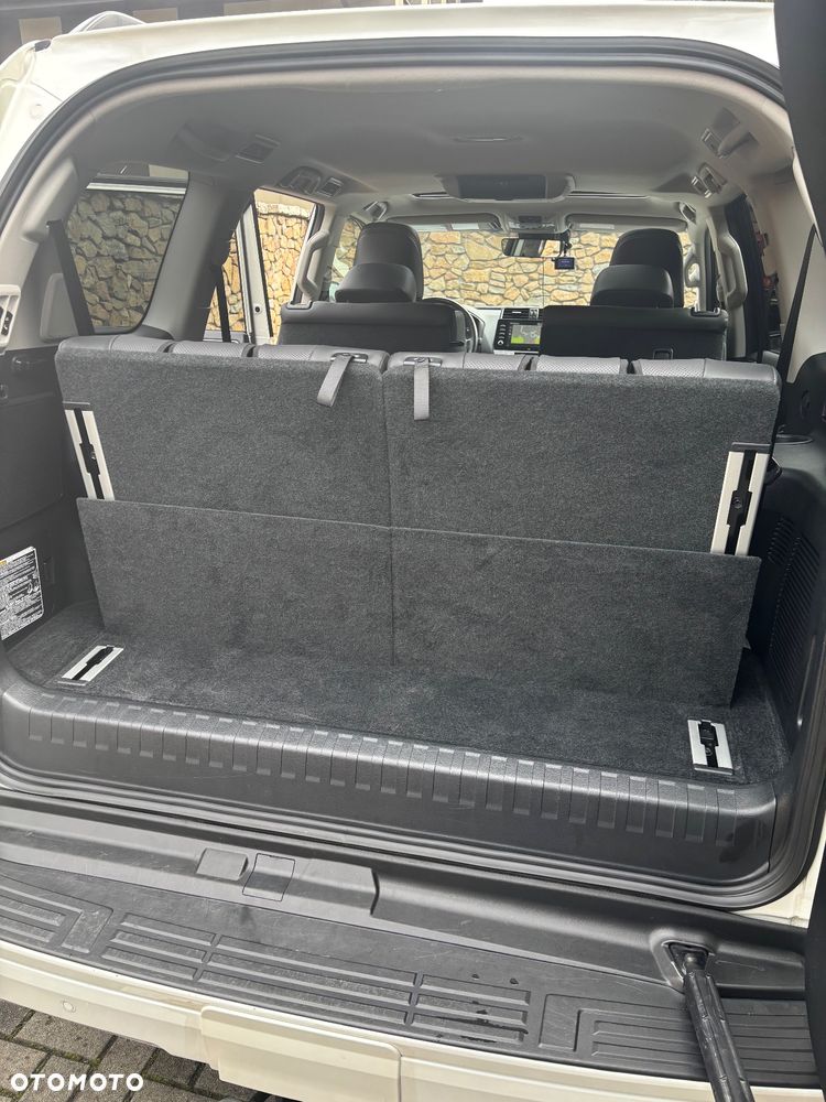 Używany Toyota Land Cruiser 2021 - 260 000 PLN, 41 500 km