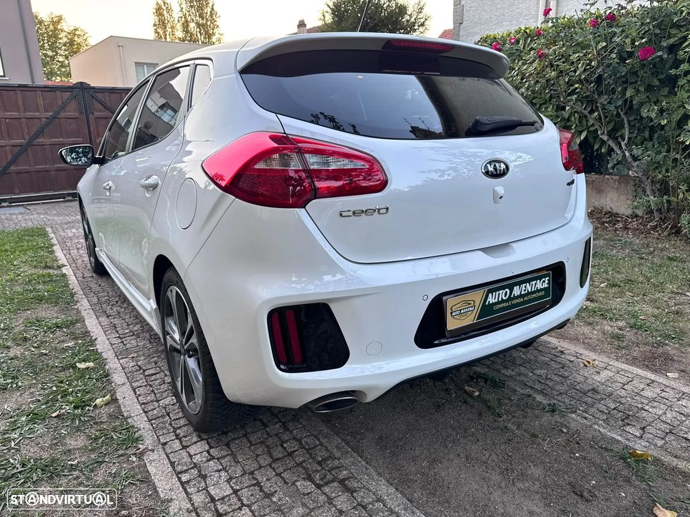 Kia Ceed 1.6 CRDi 136 ISG GT Line - 36