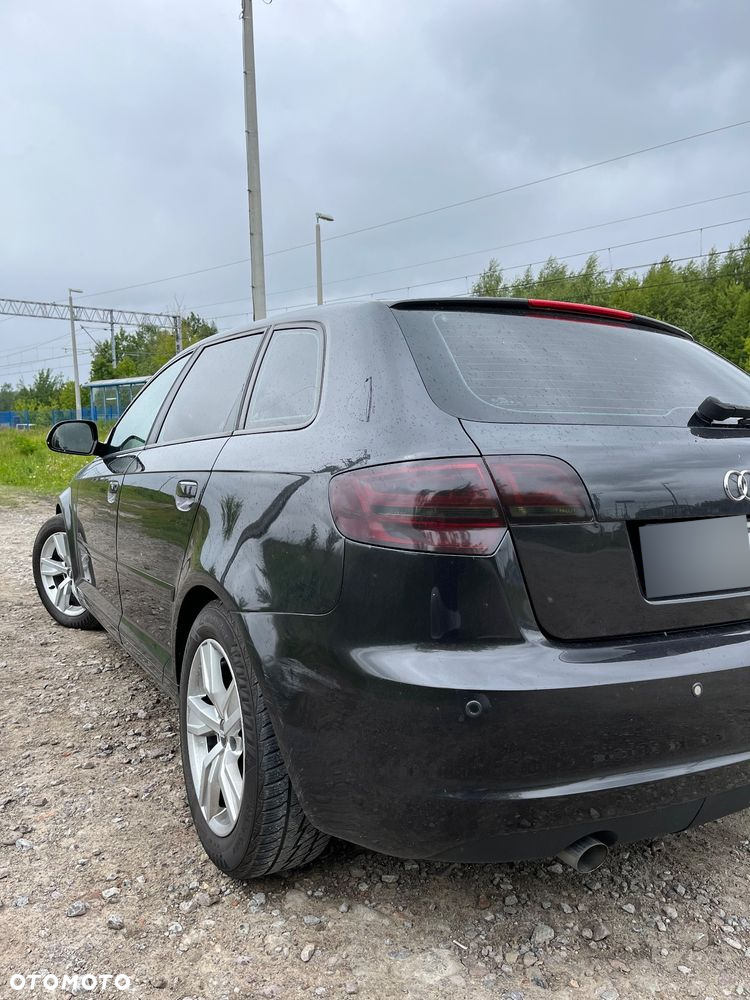 Audi A3 1.6 TDI Sportback S tronic Ambition - 2