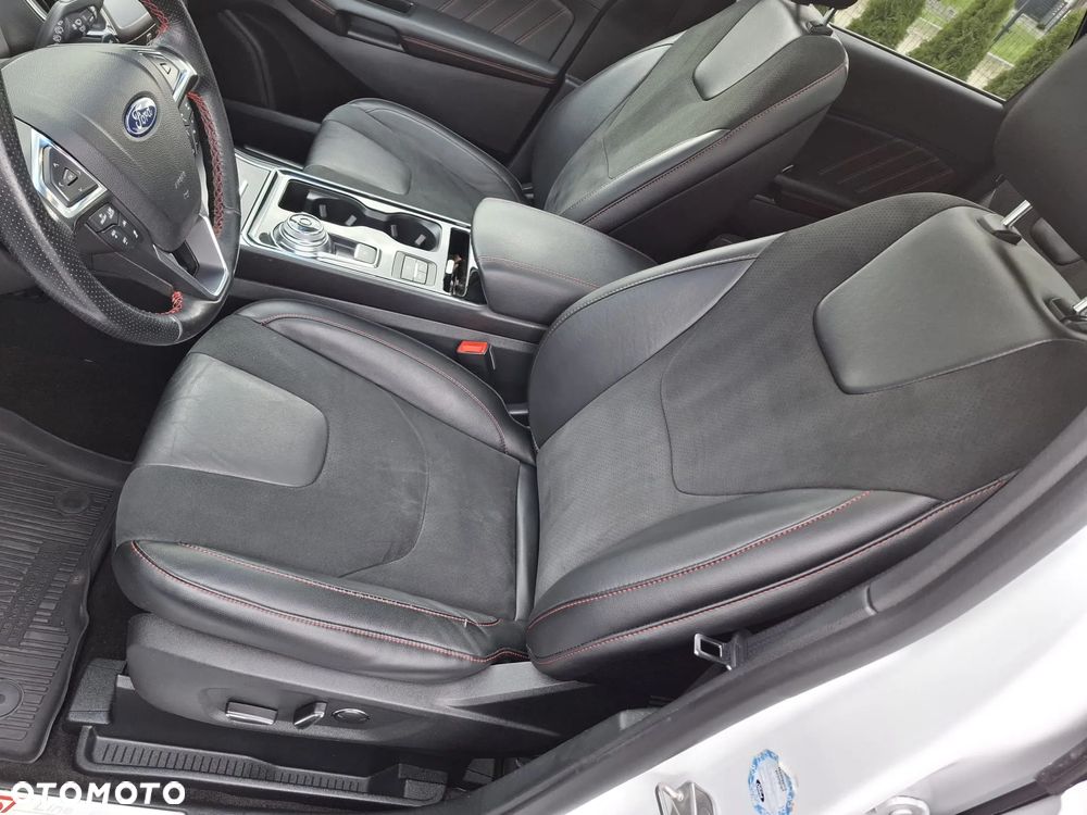 Ford Edge 2.0 EcoBlue Twin-Turbo 4WD ST-Line - 23