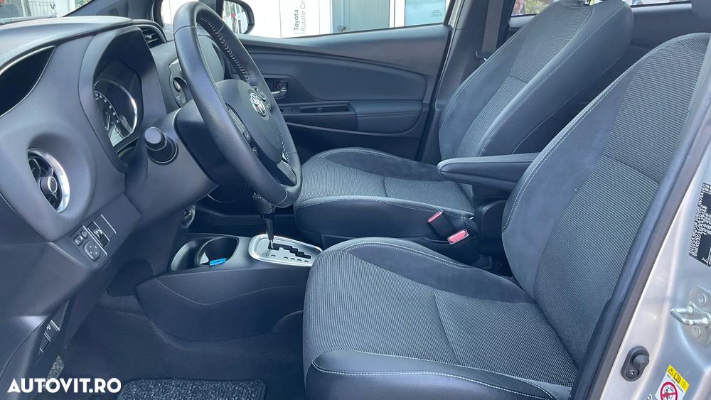 Toyota Yaris 1.5 VVT-i HSD Sol - 13