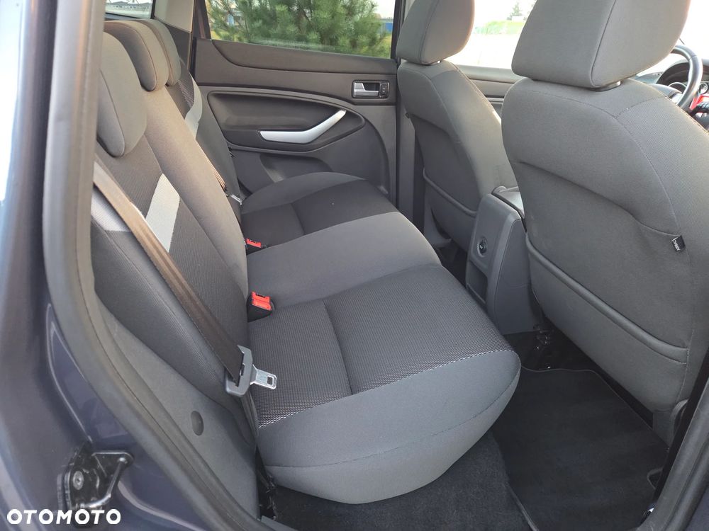 Ford Kuga - 9