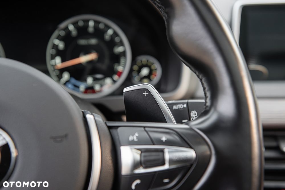 BMW X5 xDrive50i Sport-Aut - 20