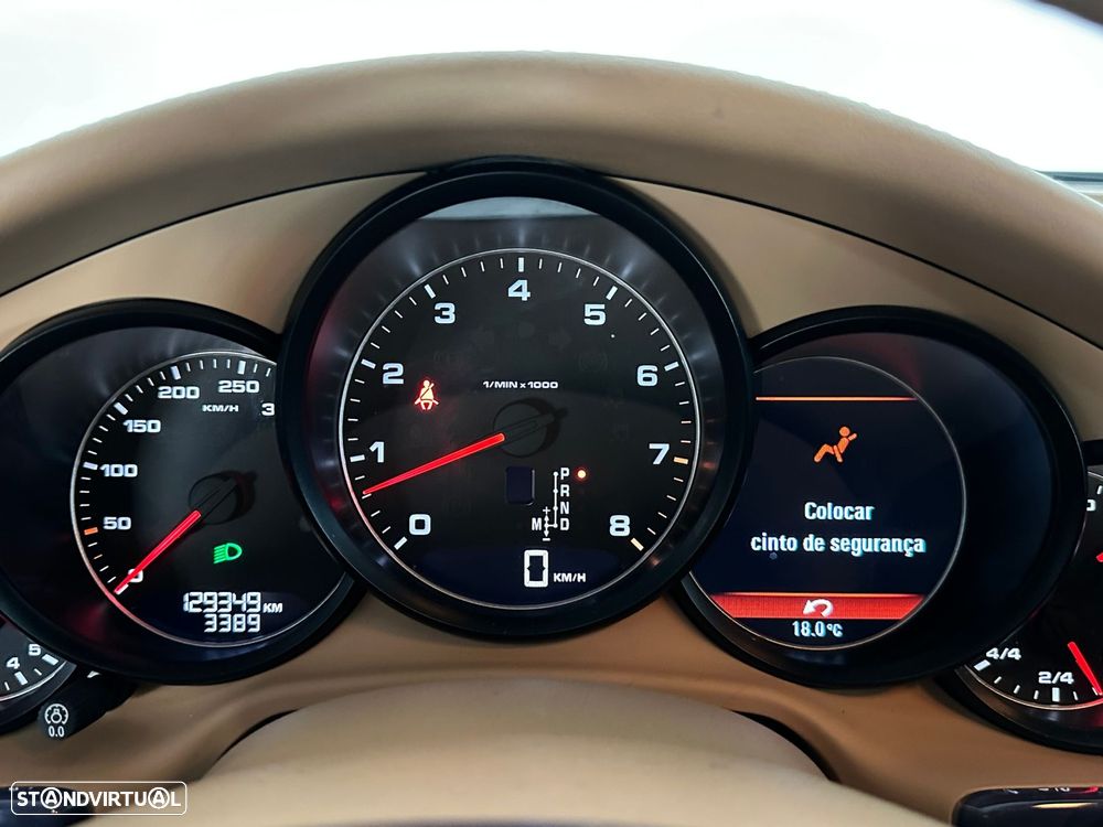 Porsche Panamera 4 PDK - 22