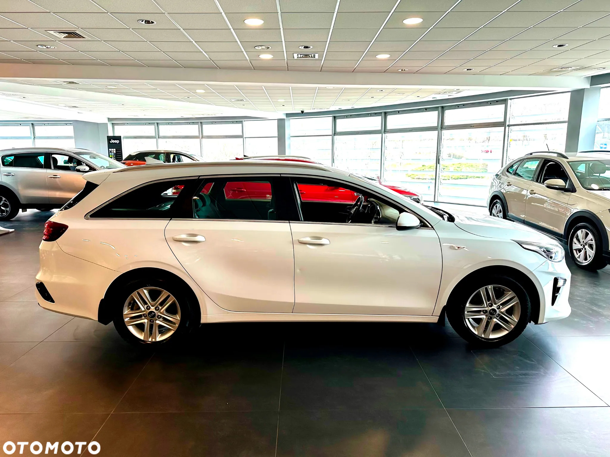 Kia Ceed - 4
