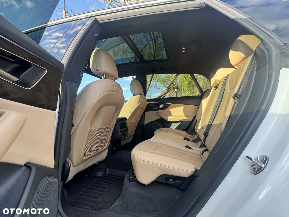 Audi Q8 - 18