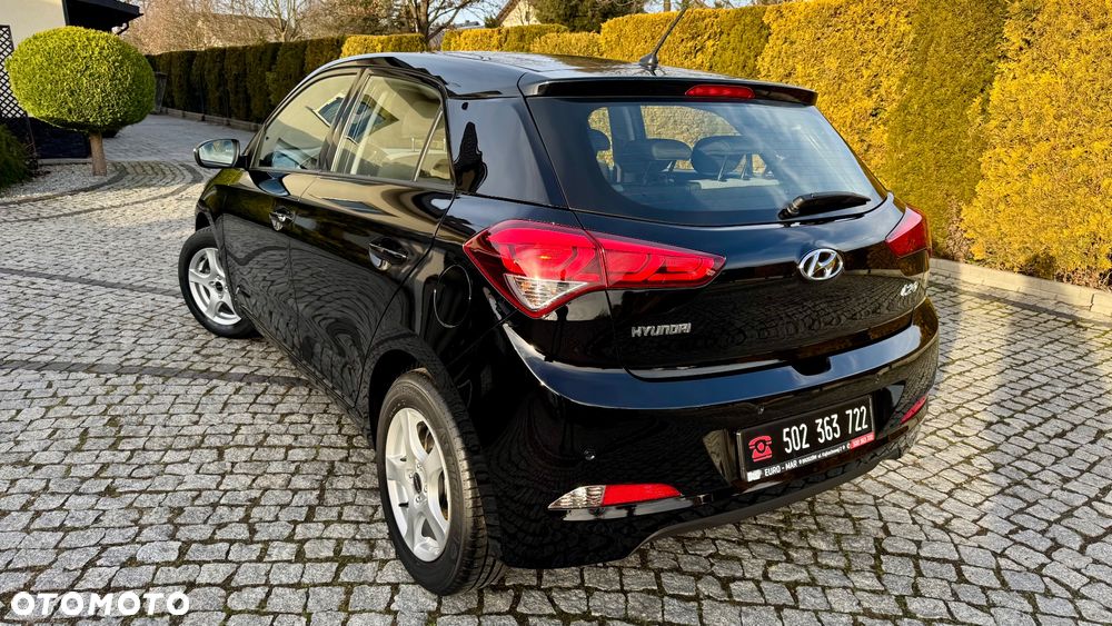 Hyundai i20 blue 1.2 Trend - 5