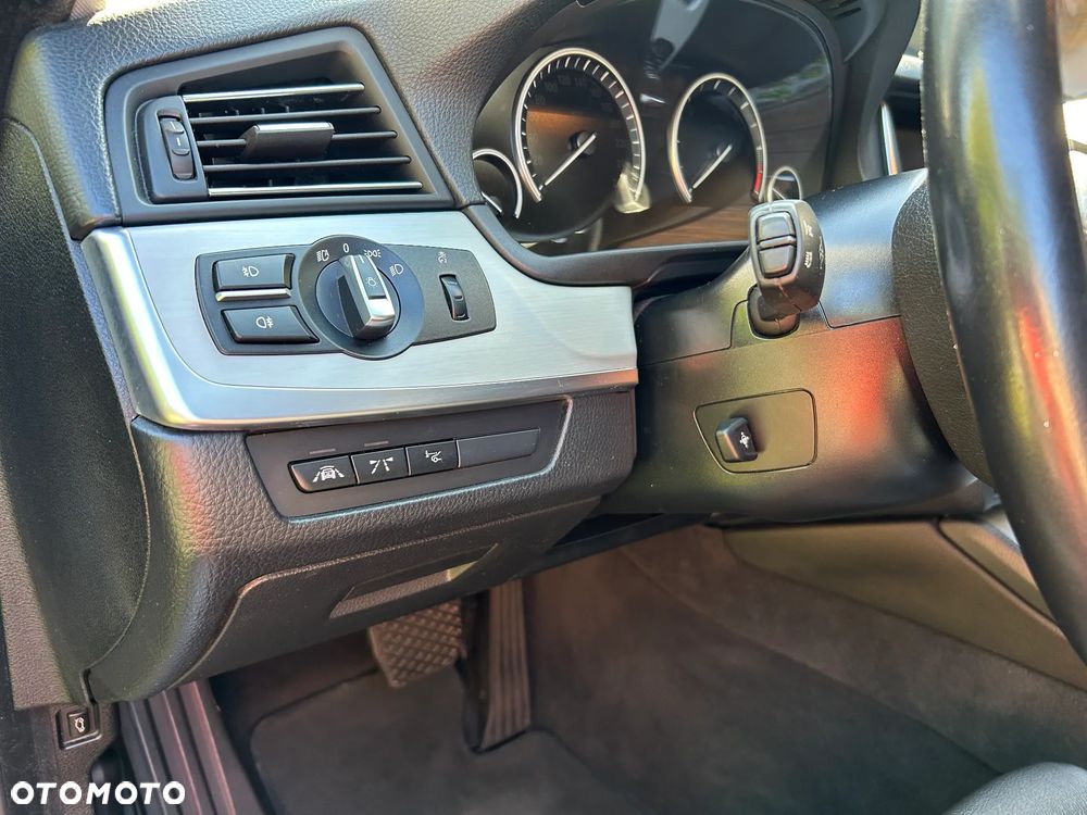BMW Seria 5 530d Touring Modern Line - 15
