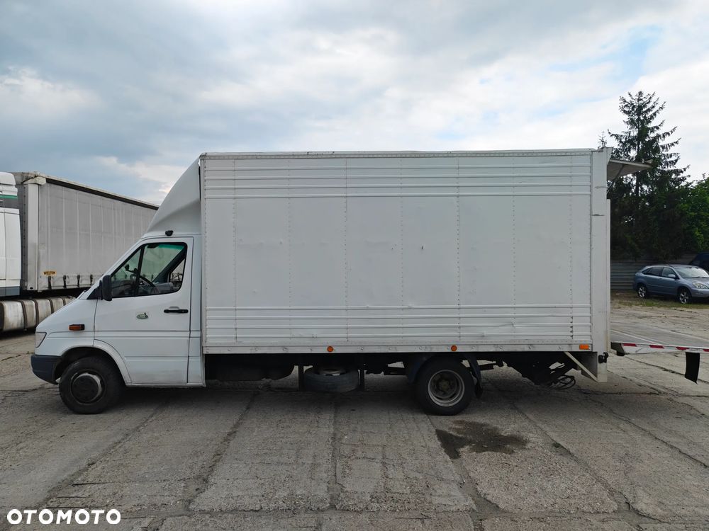 Mercedes-Benz Sprinter 412 - 8