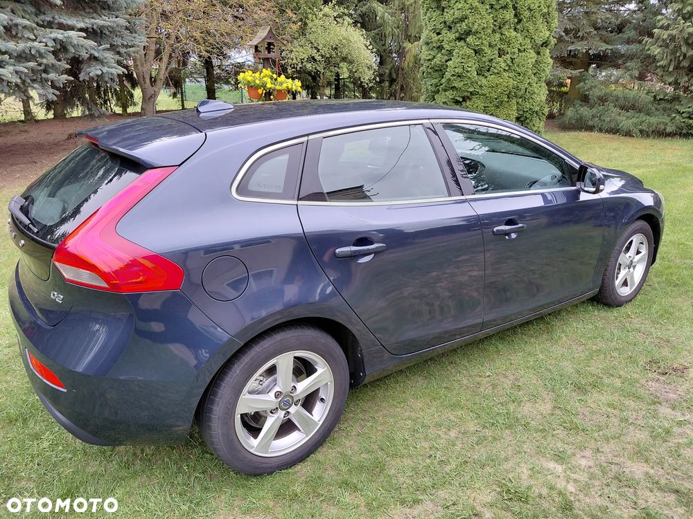 Volvo V40 D2 - 10
