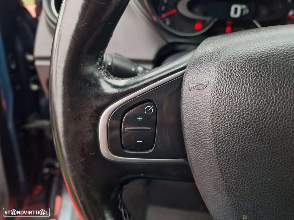 Renault Captur 1.2 TCe Exclusive EDC - 19