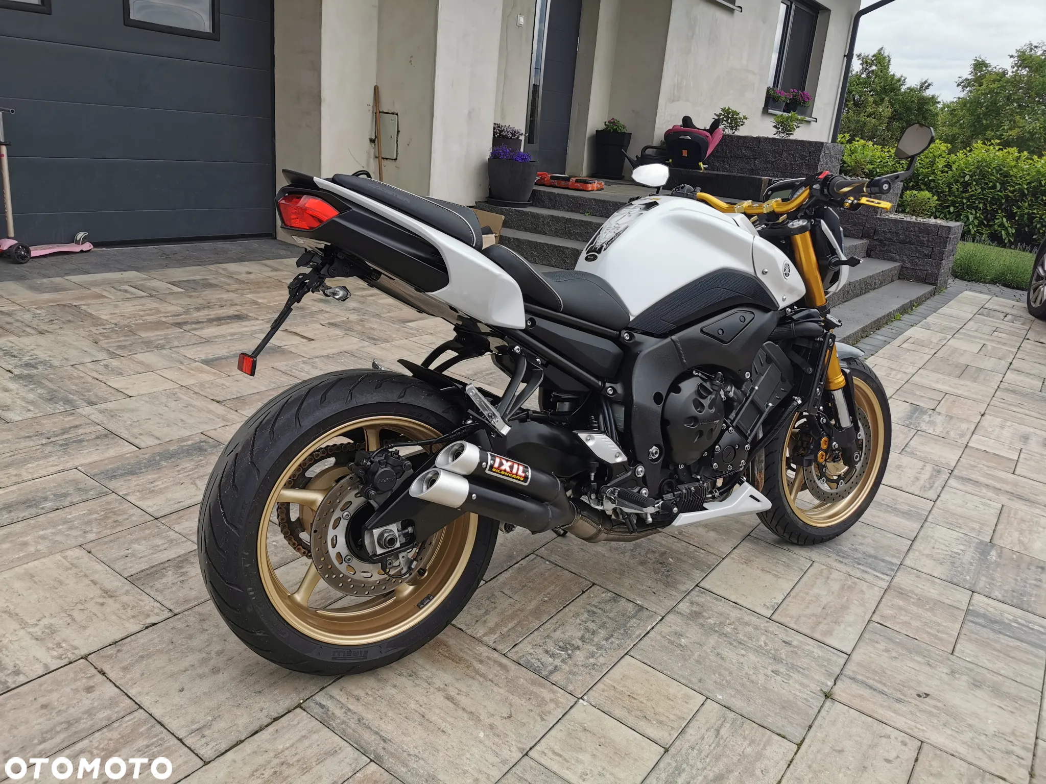 Yamaha FZ8 - 3