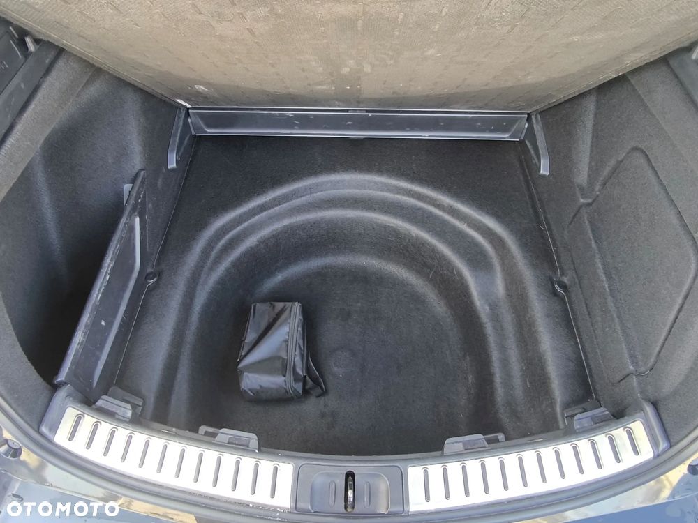 Toyota Corolla 2.0 Hybrid Executive - 8