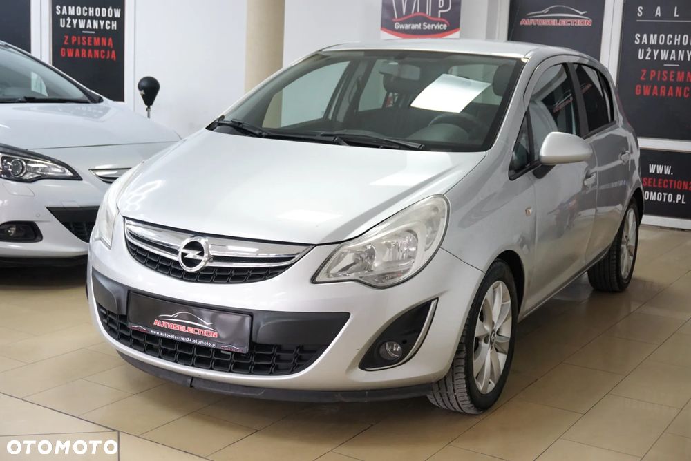 Opel Corsa 1.2 16V Cosmo - 3